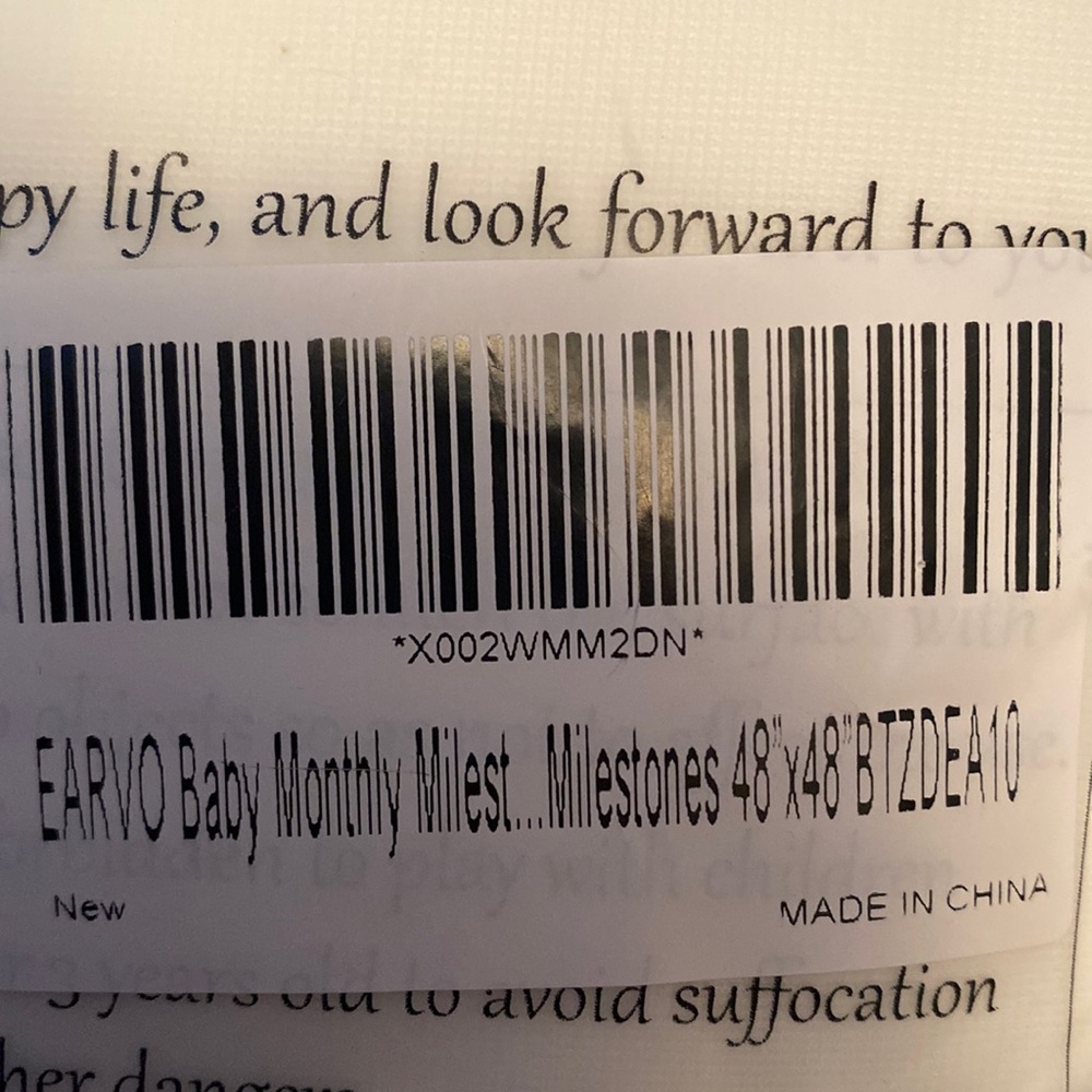 Earvo baby monthly milestone blanket Construction